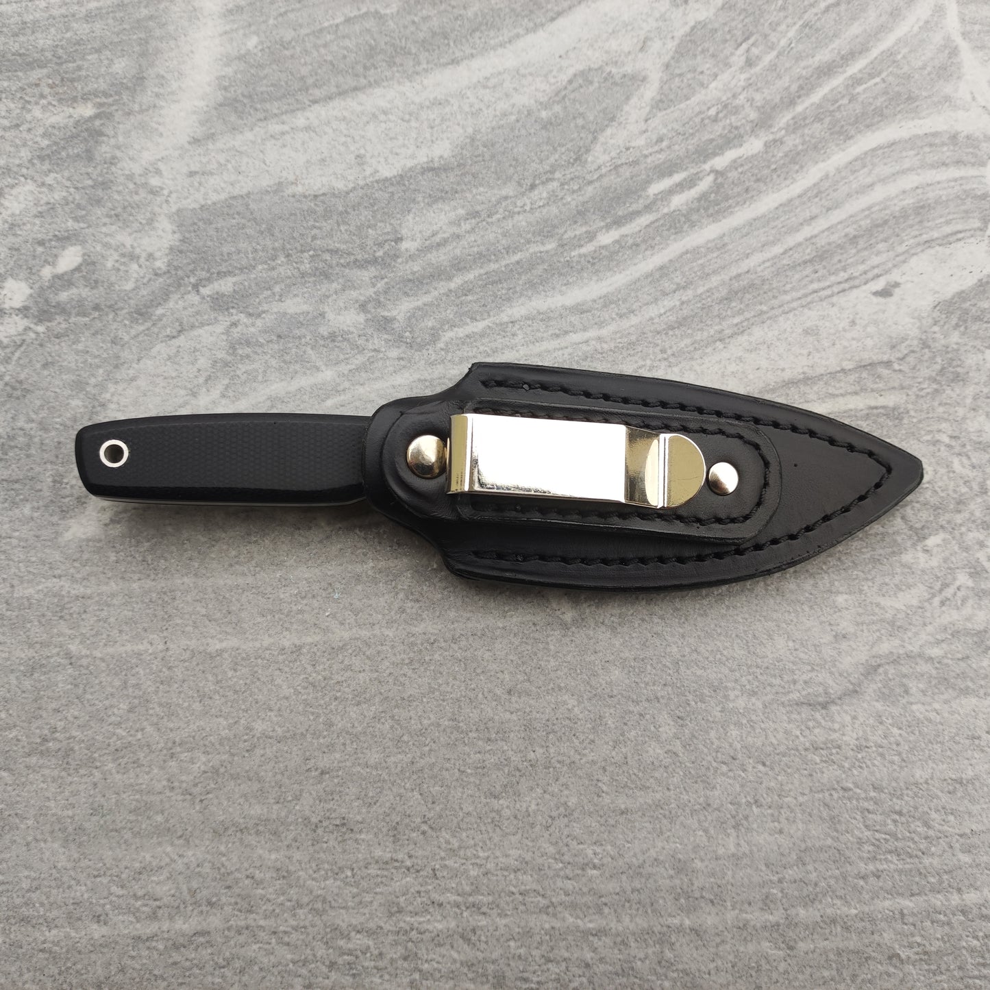 Mały nożyk EDC